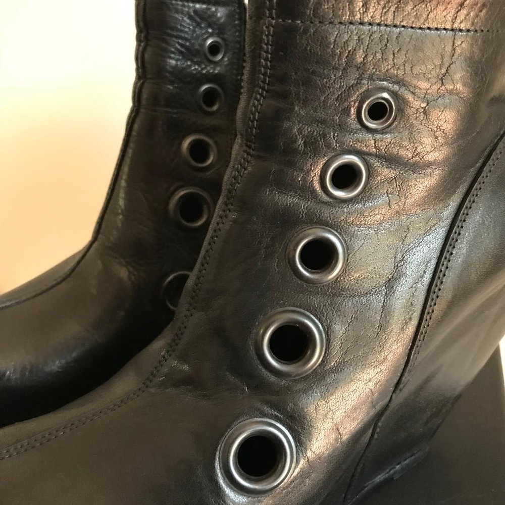 Rick Owens 'Spike' bootie with grommets - Picture 9 of 16